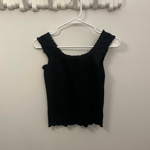 Black tank top - Picture 2 of 3